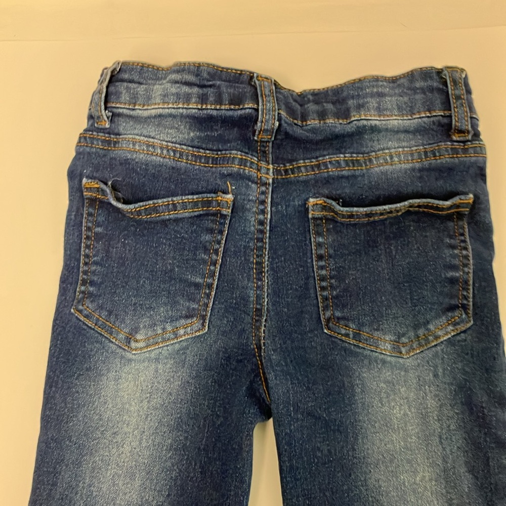 Girls Size 6 Jeans. Stretchy, skinny jeans. Like new. - Picture 5 of 6